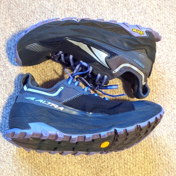 WOMENS ALTRA Olympus 5 Trail running shoe size 8.5 - Picture 4 of 11